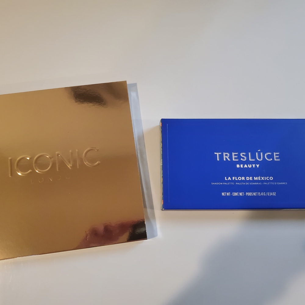 Iconic & Treslúce Eyeshadow Palettes - Gold and Royal Blue